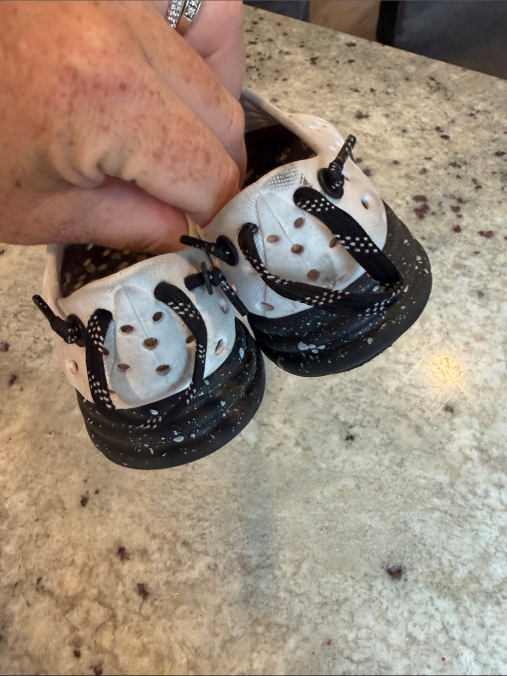 Kanes white and black kids size 12 - Picture 4 of 8